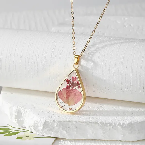 Resin_Pendant_-_Rose_Red_Petals_and_Baby's_Breath
