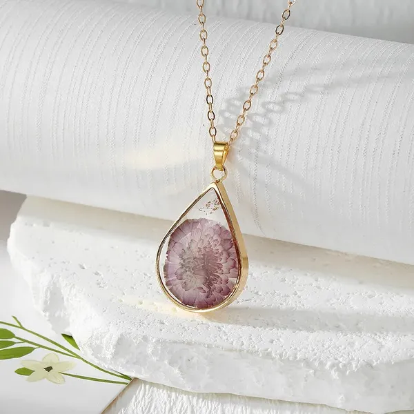 Resin_Pendant_-_Echinacea