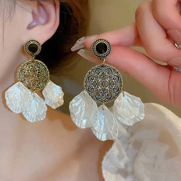 Black_golden_drop_earring