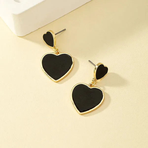 Black_Love_Heart_Stud