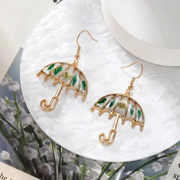 Resin_Drop_Earrings_-_A_White_Flower_Umbrella