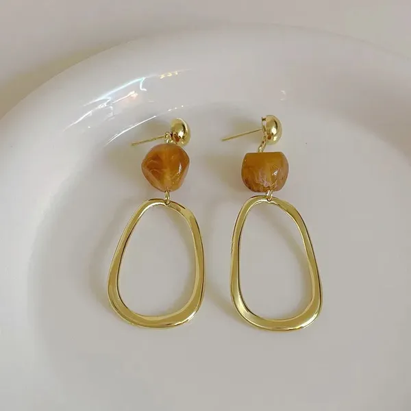 Vintage_Style_Drop_Earrings_-_Brown