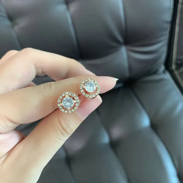 Round_Rhinestones_Gold-Plated_Stud_-_Rose_Gold