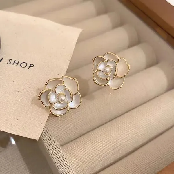 White_Rose_Stud
