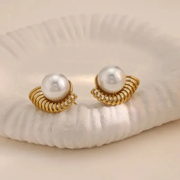 Baroque_Pearl_Gold_Plated_Stud