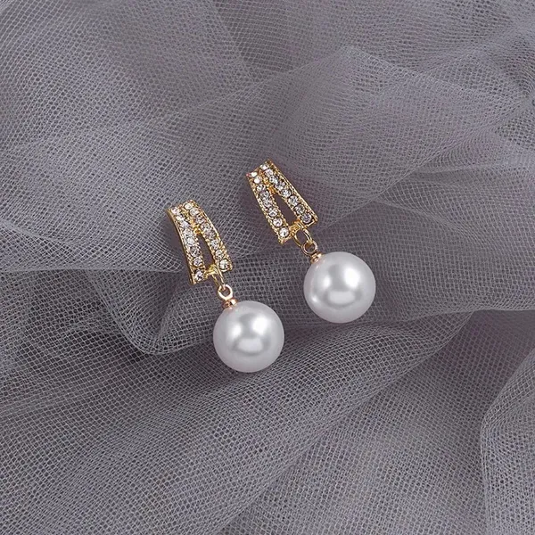Pearl_Drop_Stud