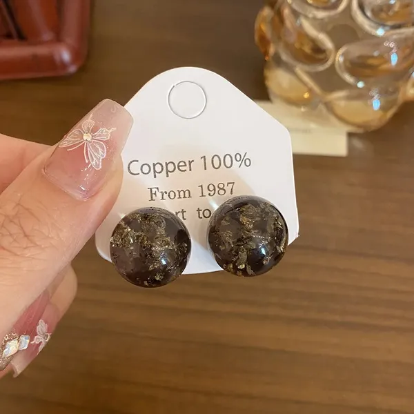 Round_Resin_Studs_-_Black