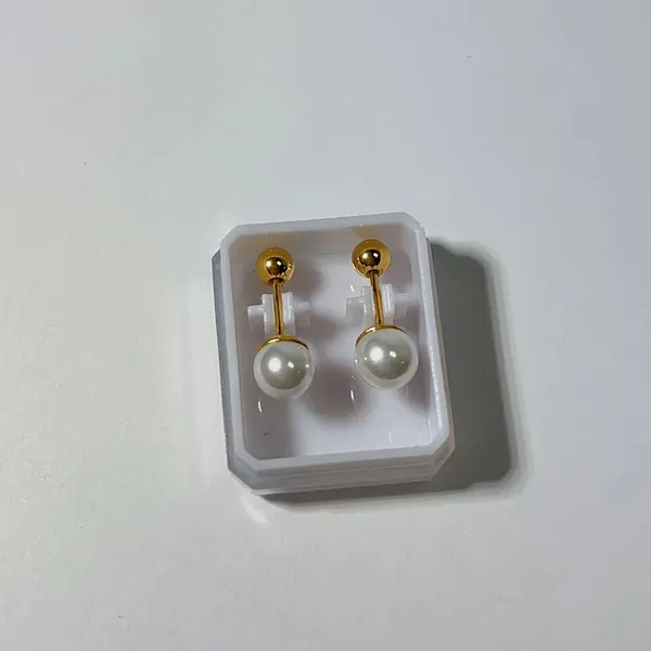 Small_Gold-Plated_Pearl_Stud