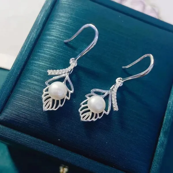 Leaf_Pearl_Earrings