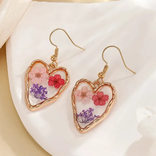Bloom_Heart_Resin_Earring