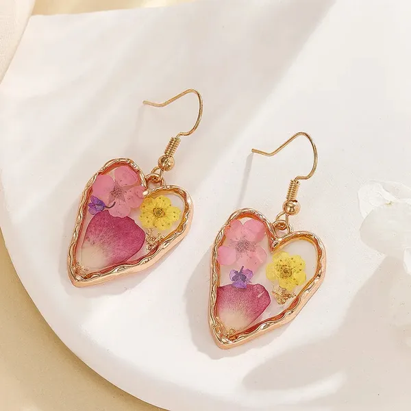Sweet_Meadow_Heart_Resin_Earring