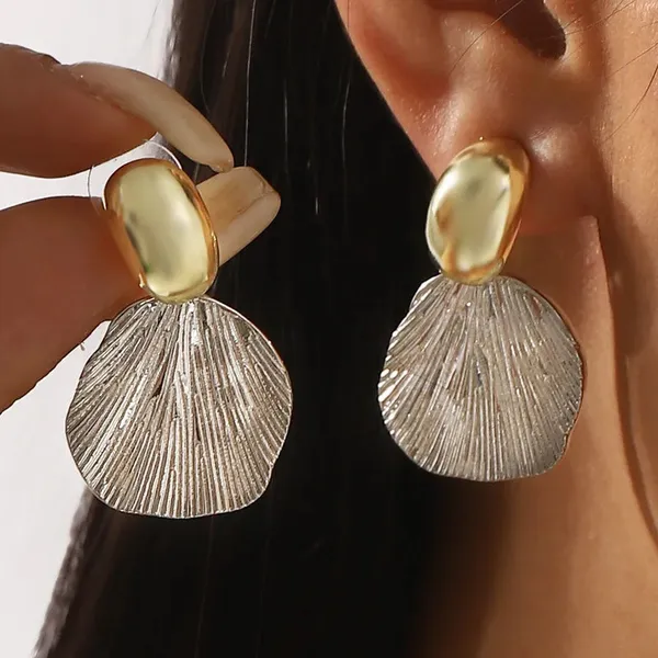 Seashell_Glow_Earrings