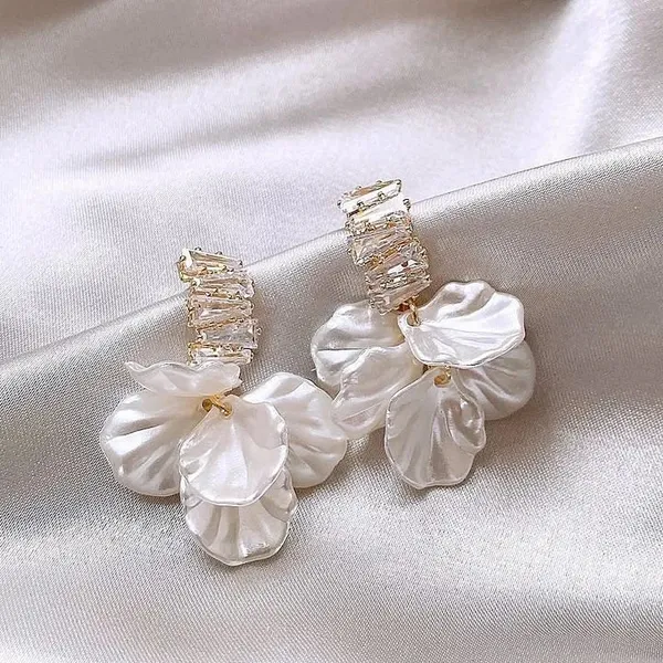 Pearl_Petal_Crystal_Drop_Earrings