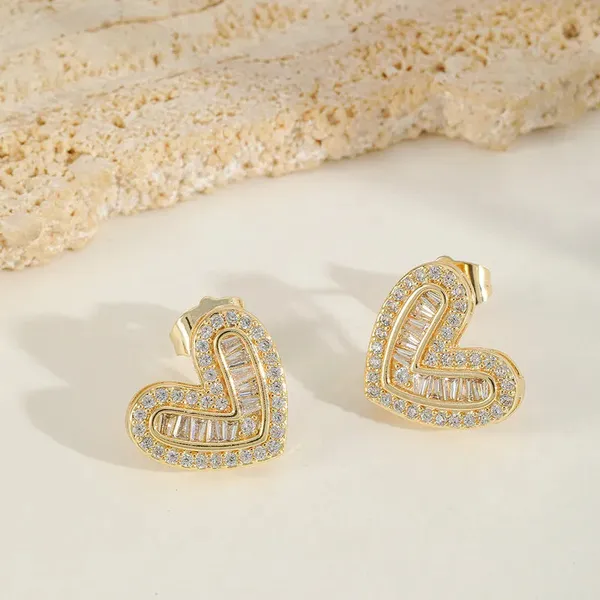 Crystal_Heart_Glow_Stud_Earrings_-_Gold_Plated