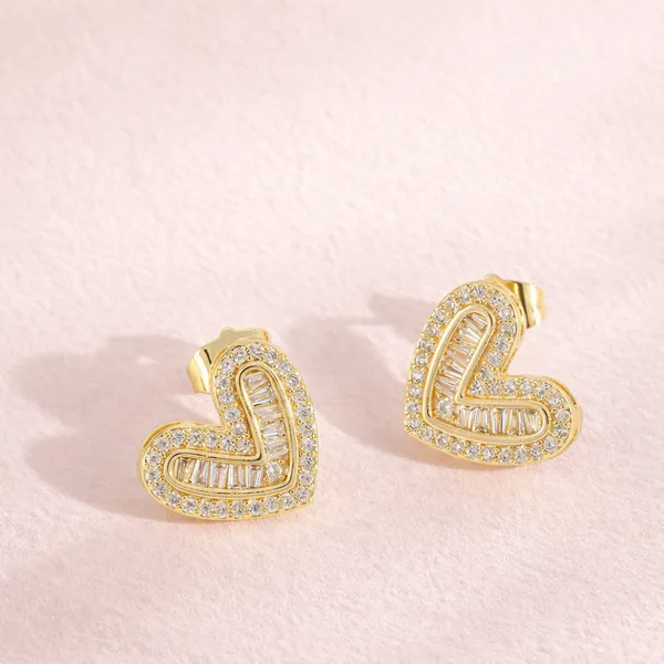 Crystal_Heart_Glow_Stud_Earrings_-_Gold_Plated