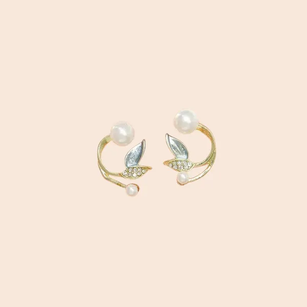 Pearl_Leaf_Elegance_Stud_Earrings