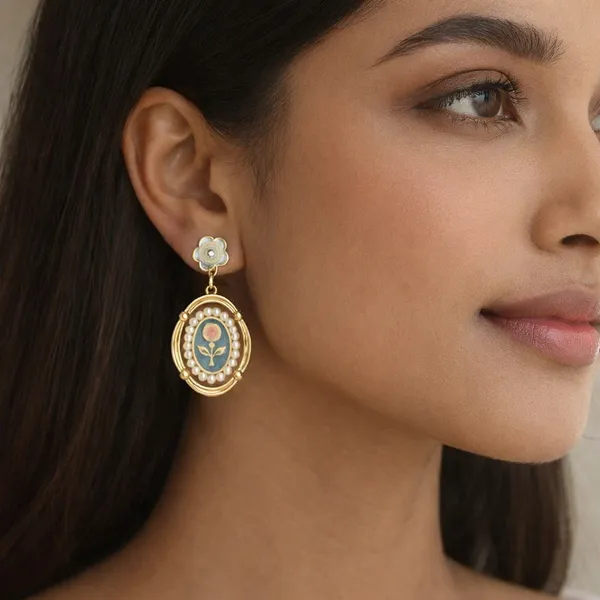 Camelia_Pearl_Earring