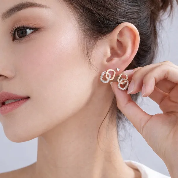 Luxe_Knot_Spark_Studs_-_Gold_Plated