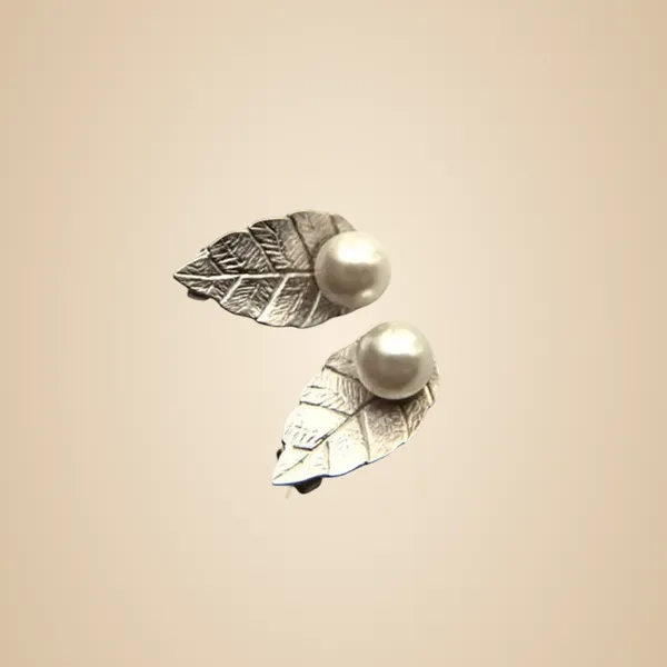Leaf_Metal_Stud_Earrings