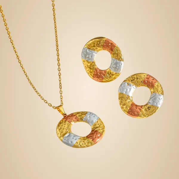 Circle_Earrings_&_Necklace_Set