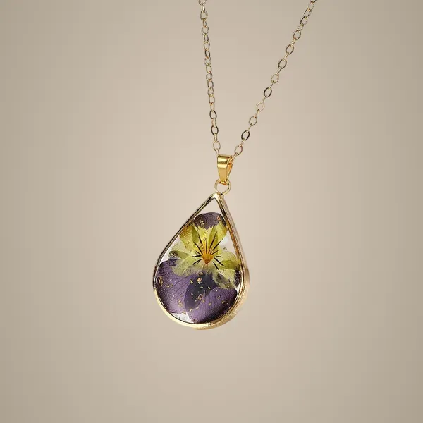 Resin_Pendant_-_Pansy