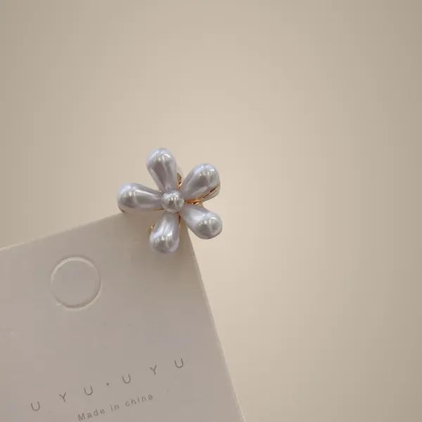 Flower_Metal_Pearl_Hair_Claws_-_One_Pearl