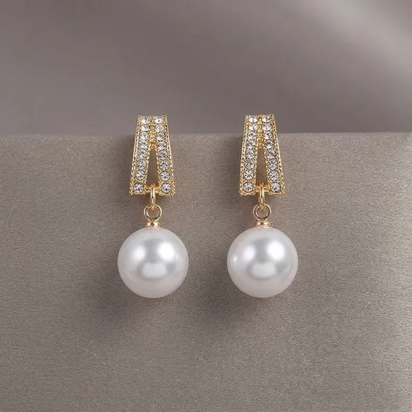 Pearl_Drop_Stud