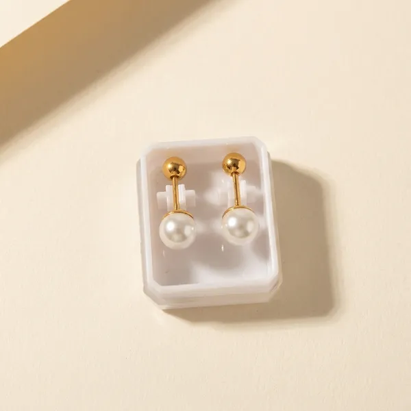 Small_Gold-Plated_Pearl_Stud