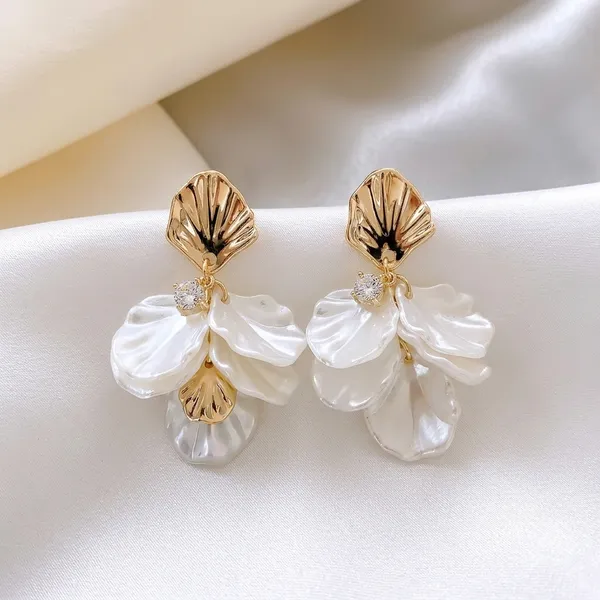 Golden_Shell_Pearl_Petal_Drop_Earrings
