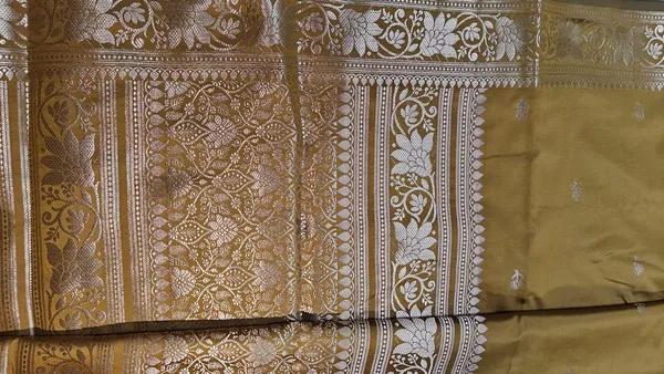 Golden_Yellow_Silk_Saree_For_Women