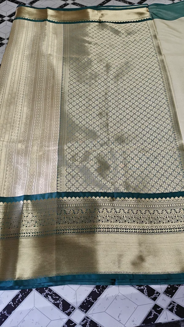 Golden_Silk_Saree_For_Women