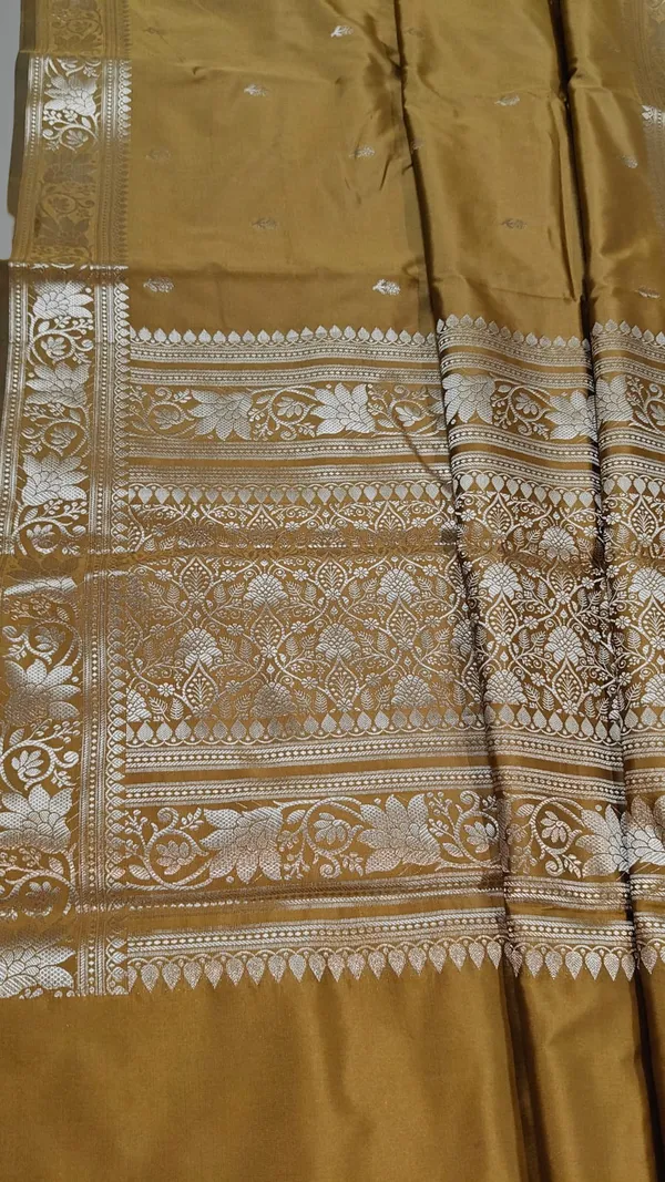 Golden_Yellow_Silk_Saree_For_Women