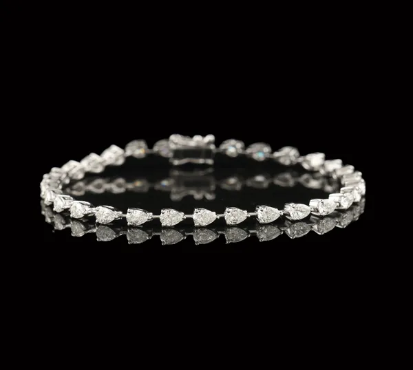 Darsh_Jewellery_925_Sterling_Silver_Green_Emerald_CZ_Heart_Tennis_Bracelet_for_Women_|_Rhodium_Plated_|_Emerald_CZ_Heart_Link_Bracelet_|_Minimalist_Jewelry_Gift