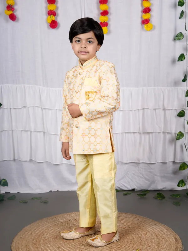 VALUE_CREATION_Boys_Floral_Printed_Kurta_with_Trousers