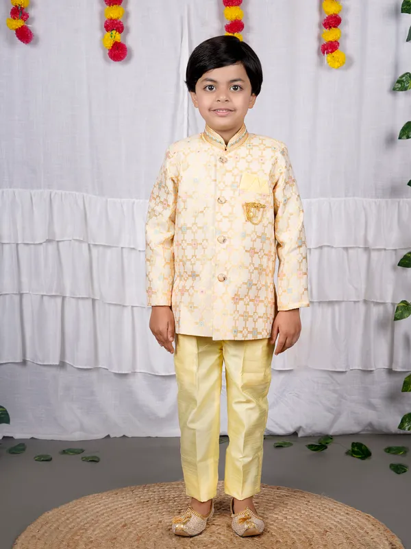 VALUE_CREATION_Boys_Floral_Printed_Kurta_with_Trousers