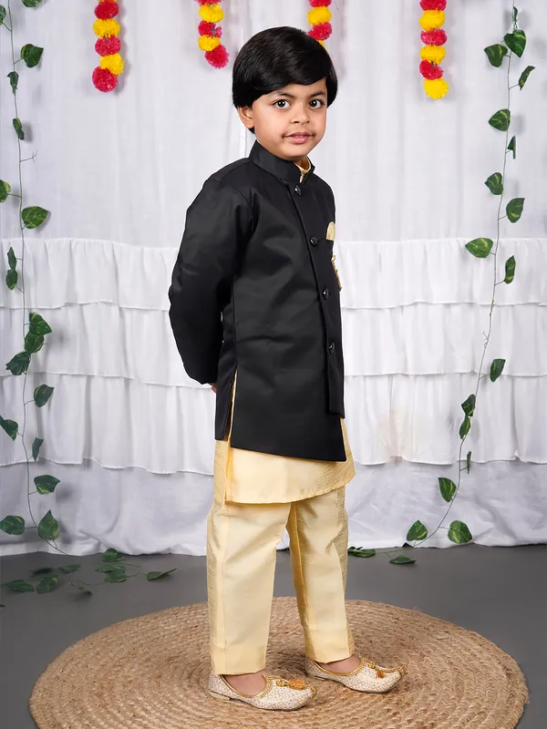 VALUE_CREATION_Boys_Solid_Kurta_with_Pyjama_&_Nehru_Jacket