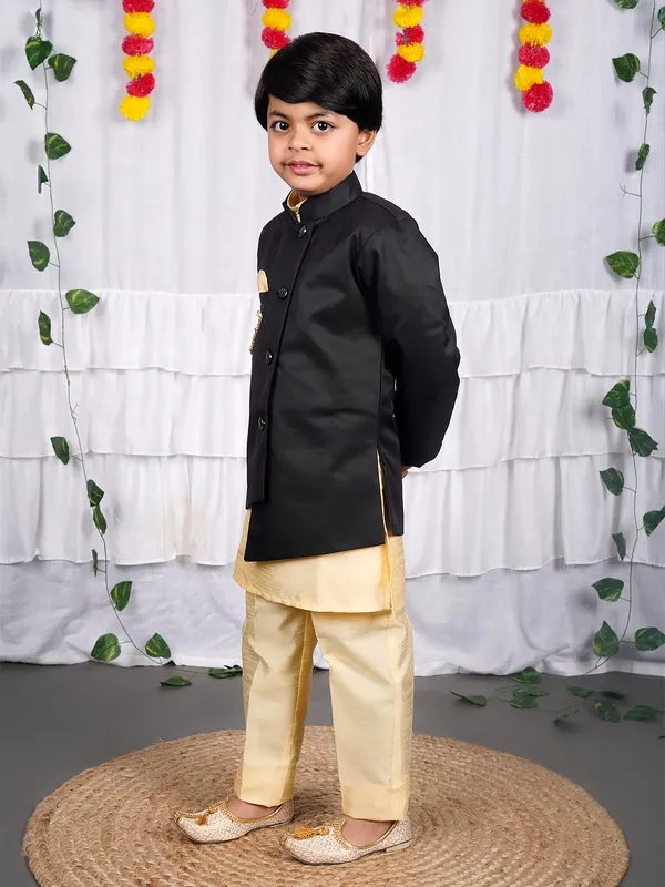 VALUE_CREATION_Boys_Solid_Kurta_with_Pyjama_&_Nehru_Jacket