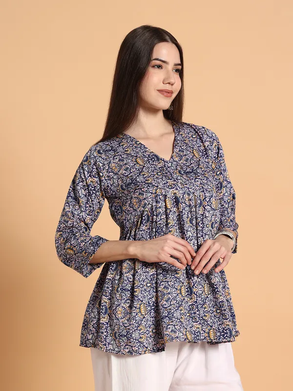 VALUE_CREATION_Floral_Print_Crepe_Top