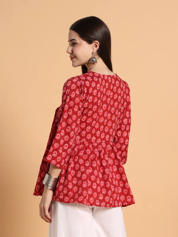 VALUE_CREATION_Floral_Print_Crepe_Top