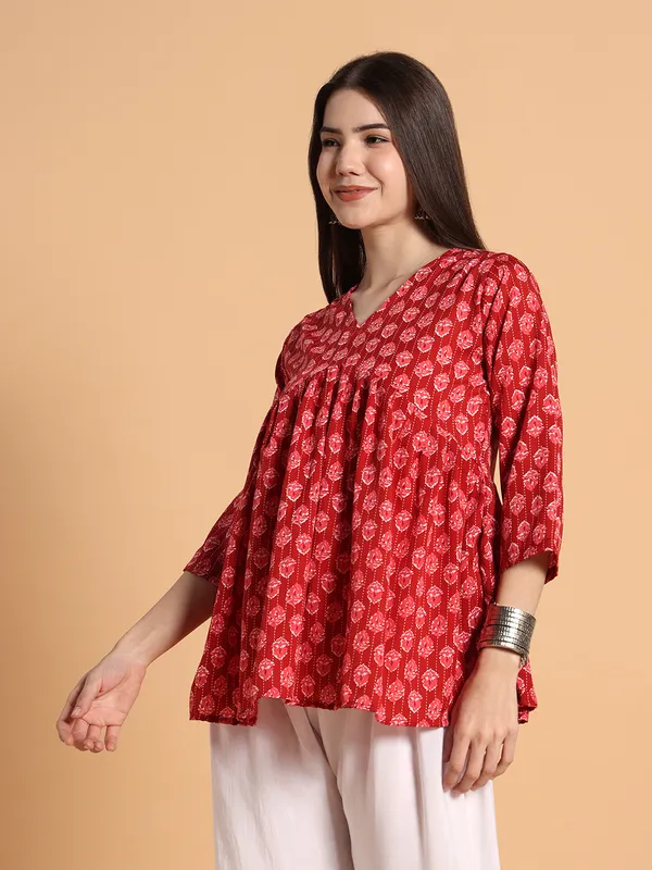 VALUE_CREATION_Floral_Print_Crepe_Top