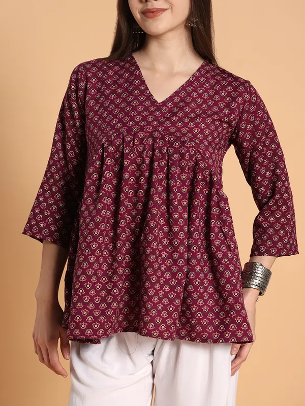 VALUE_CREATION_Floral_Print_Crepe_Top