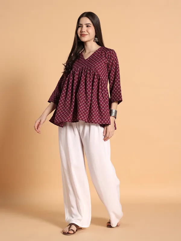VALUE_CREATION_Floral_Print_Crepe_Top