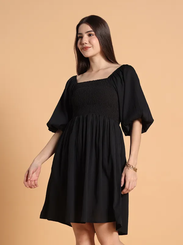 VALUE_CREATION_Viscose_Rayon_Puff_Sleeve_Crepe_Dress
