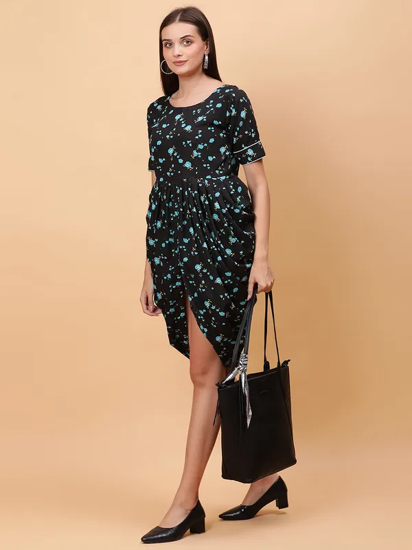 VALUE_CREATION_Floral_Print_Crepe_A-Line_Dress
