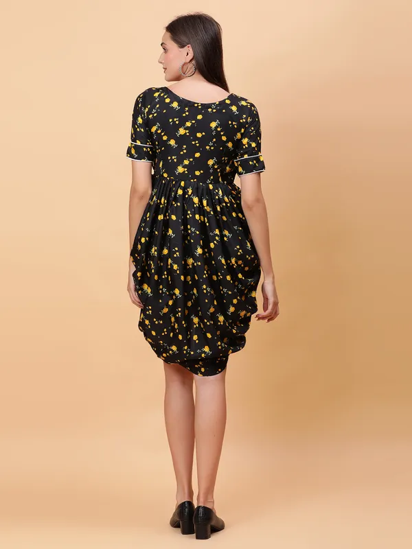 VALUE_CREATION_Printed_Round_neck_Neck_Empire_Dress