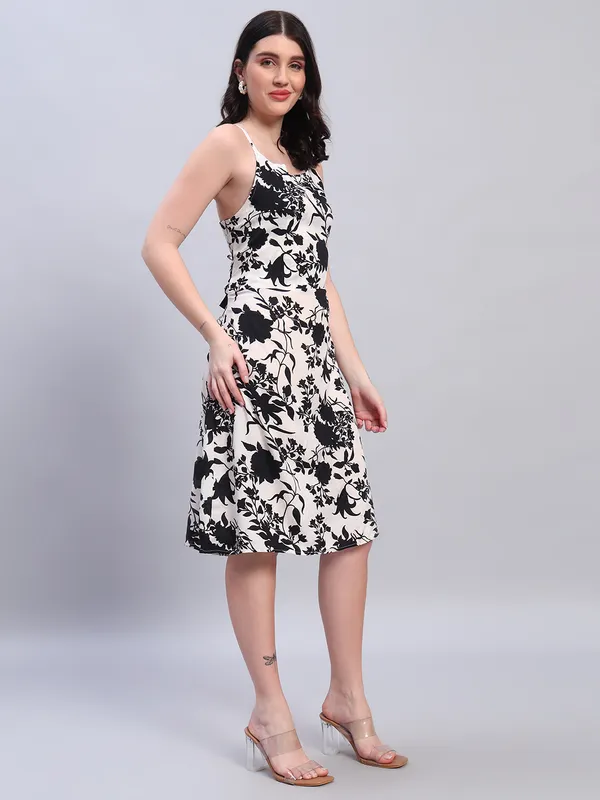 VALUE_CREATION_Floral_Print_Crepe_A-Line_Dress