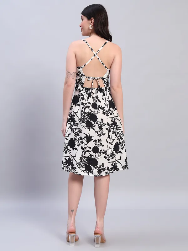 VALUE_CREATION_Floral_Print_Crepe_A-Line_Dress