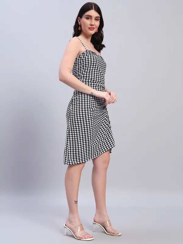 VALUE_CREATION_Print_Off-Shoulder_A-Line_Dress