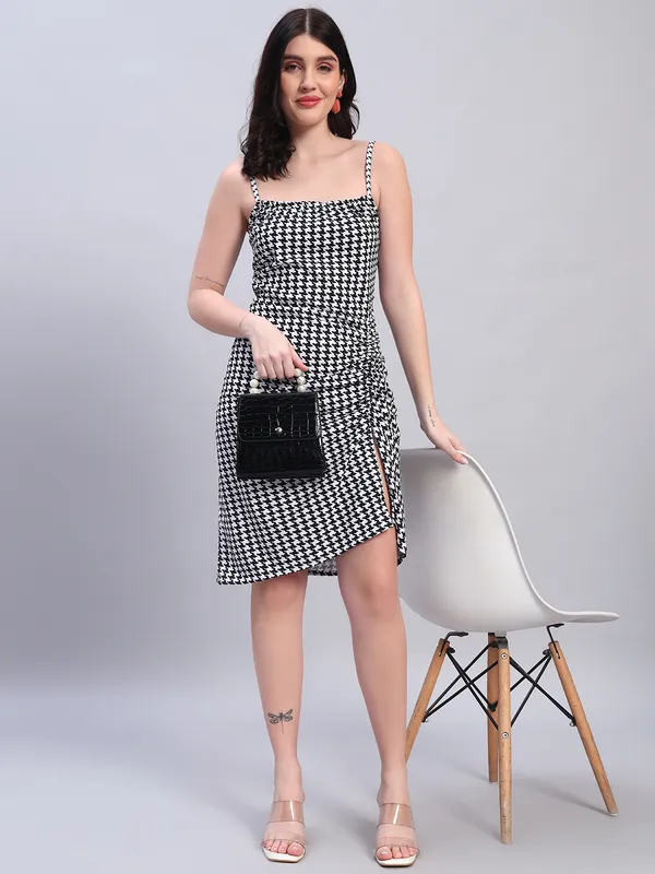 VALUE_CREATION_Print_Off-Shoulder_A-Line_Dress