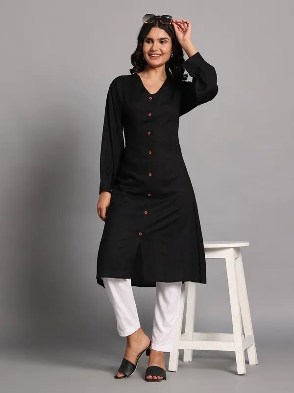 VALUE_CREATION_V-Neck_Kurti